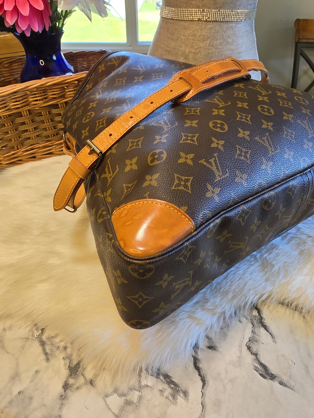 Louis Vuitton Monogram XL Travel Tote/weekender - Picture 5 of 14